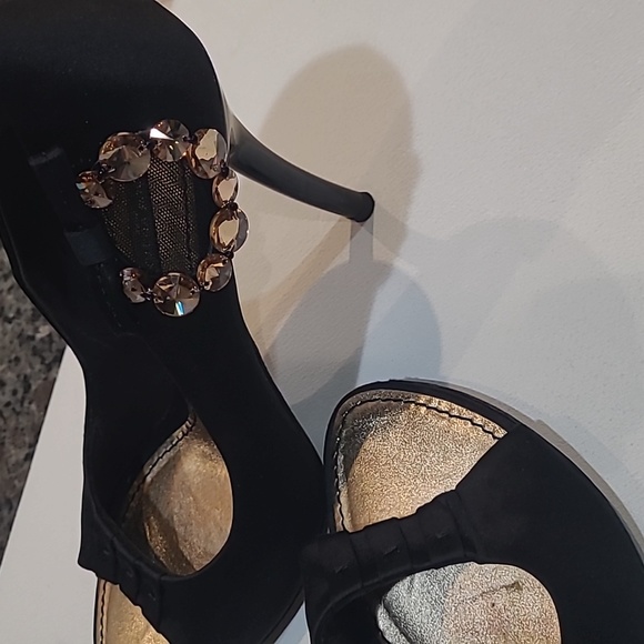 LOUIS VUITTON SATIN HEELS - Picture 14 of 17